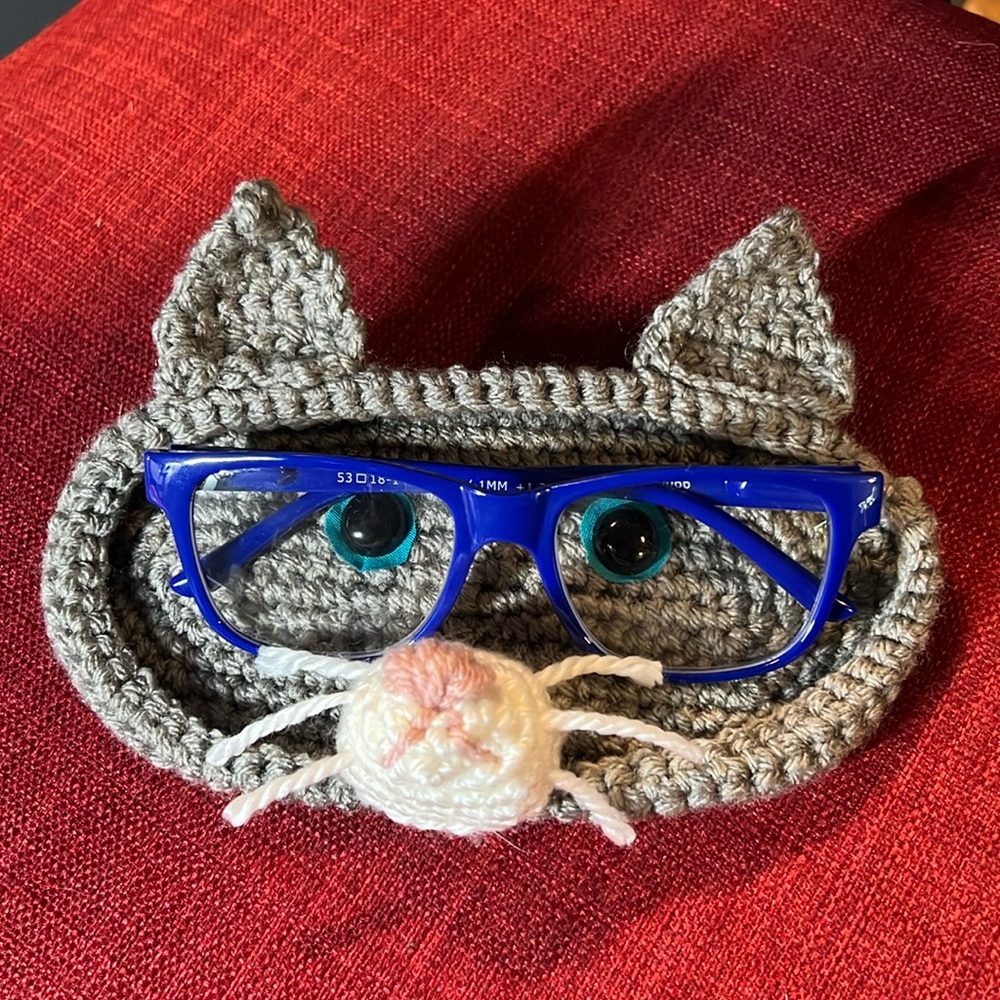 Crochet Cat Glasses Holder